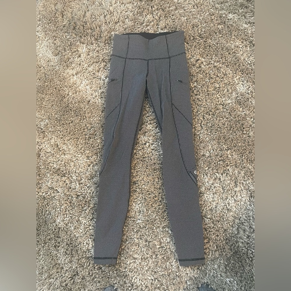 Lululemon Cadence Crusher Tight
Power Luxtreme Tiny Geo Black White